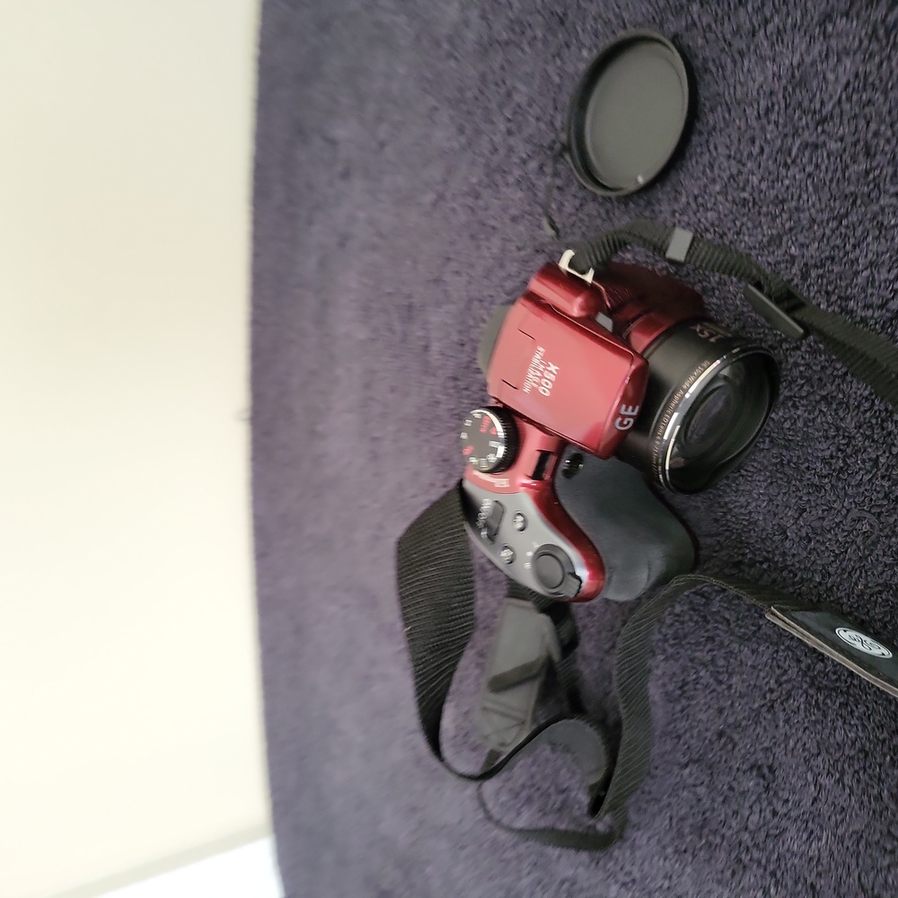 Digital camera - Picture 2 of 2